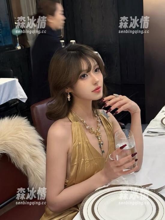 从细节看黑暗，17c吃瓜苹果版里隐秘的信息竟然如此精彩！