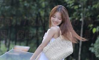 17吃瓜网官网iOS版：抓住那些瞬间，你的指尖滑动间都是八卦！