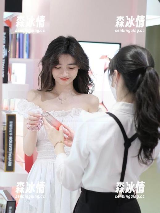 下载51com，吃瓜不愁……不过真的是在吃瓜吗？