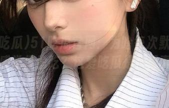 51吃瓜官网：为啥每次默默打开都感觉像偷吃？这爱吃瓜是不是真的？