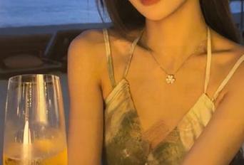 哈！这位网友的神评论，我得快点收藏在“52cg”里！