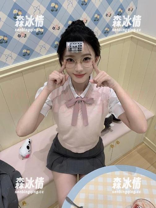 91吃瓜网 91吃瓜网登录,瓜皮说开了,新鲜八卦可不是随便“站”着听的!