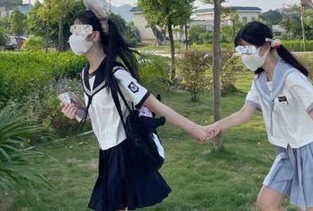 92吃瓜中心app：在线追踪那些不可思议的人生，真香！