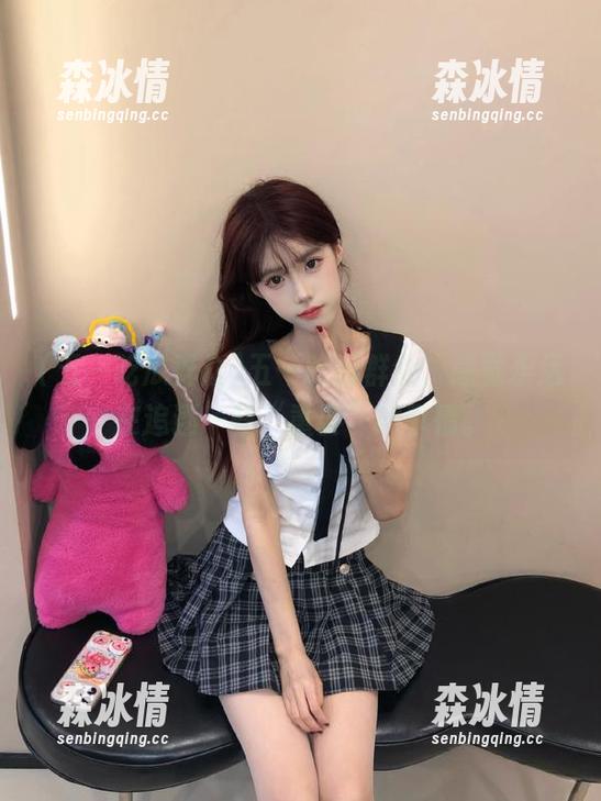 五一吃瓜群众 五一吃瓜群众,感觉永远在追逐一些“重要”的事情。