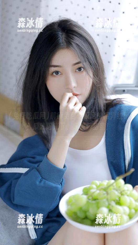 解锁免费吃瓜网的特异线路，瓜戏阳光下，呼吸都甜蜜！