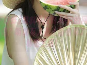 黑料不打烊APP的网址到底能不能信？听说有人在上面看见了明星的秘密生活！