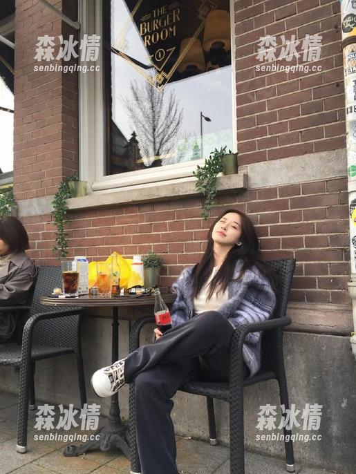 黑料吃瓜178 谁说吃瓜不需要技术?下载“黑料吃瓜178”,成为暴露真相的信使吧!