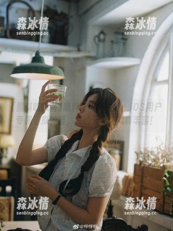 黑料吃瓜网在线：iOS用户专属看瓜神器，我的天，这瓜真丰富！